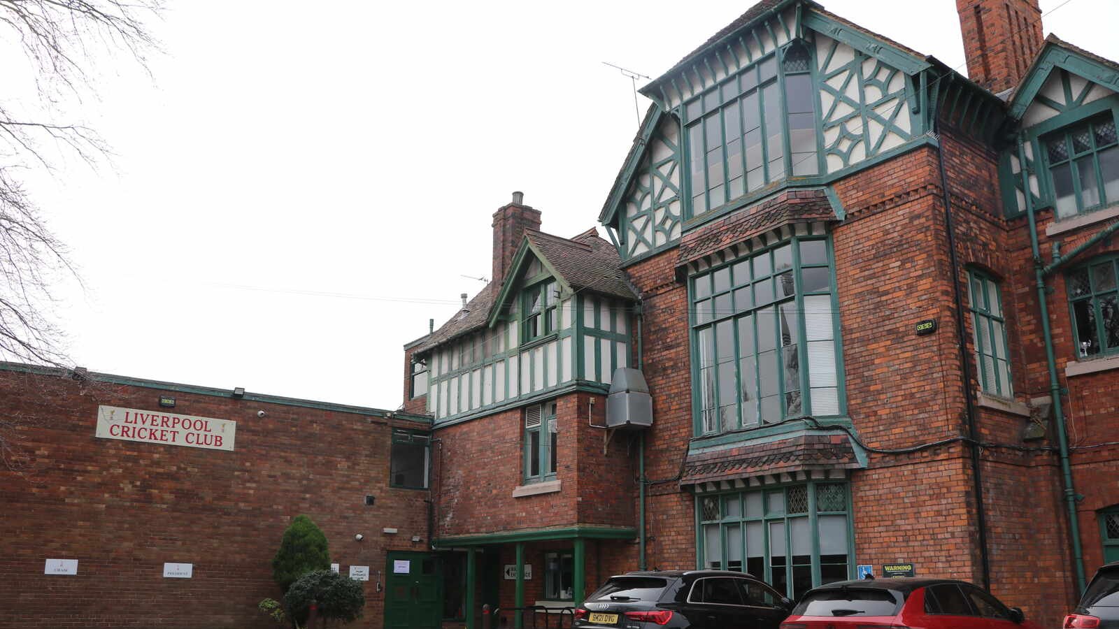 Liverpool Cricket Club squash courts