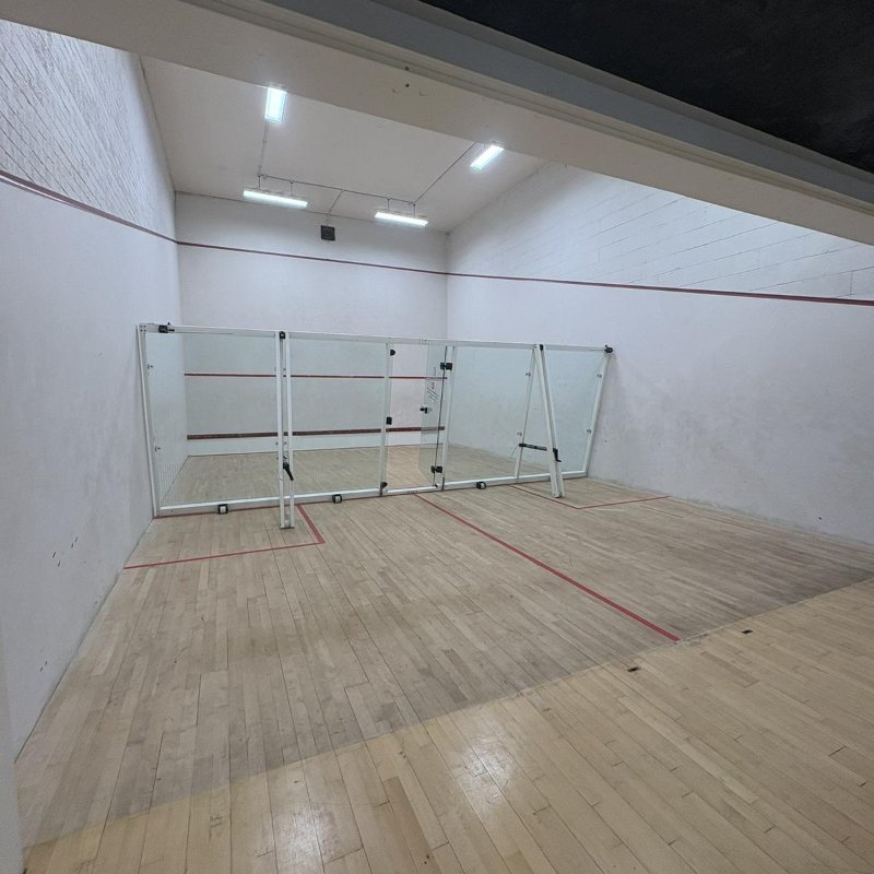 Hazelwood Sports Club, squash courts and facilities, photo 1