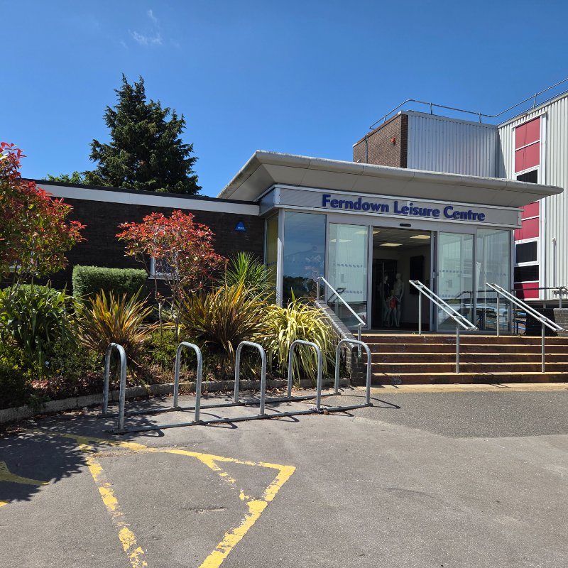 Ferndown Leisure Centre — Squash venue on Courter